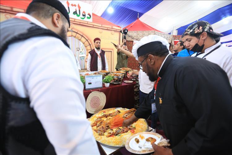 من كل بلد طبق"..الجامعة الإسلامية نظمت يوم المائدة العالمية لأكثر من 90 طبقا عالمياً